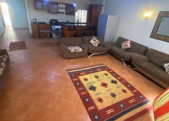 Alpesi faház العين السخنة